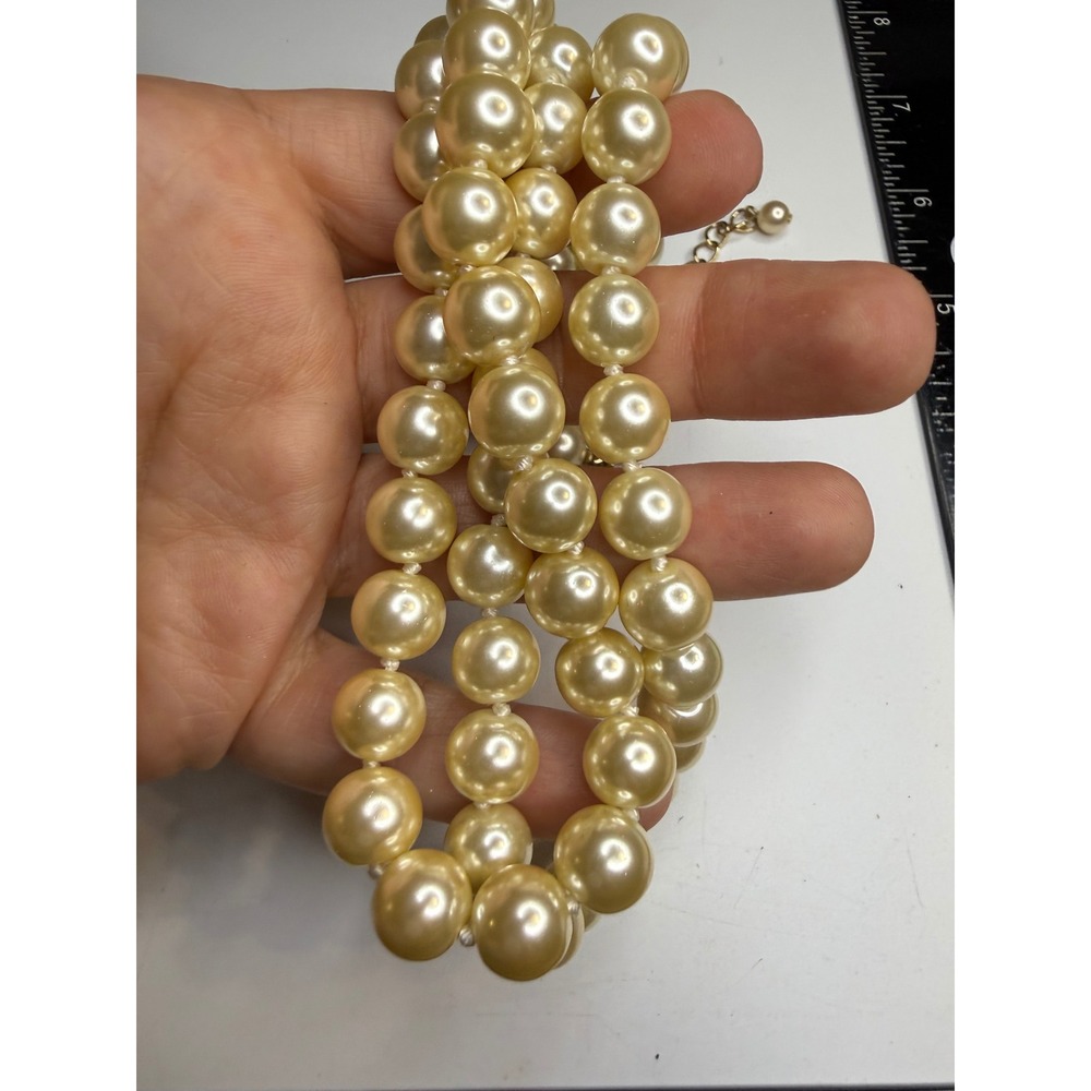 Kenneth Jay Lane KJL Faux Pearl Necklace Gold Tone Adjustable Cream 17-20 Inch